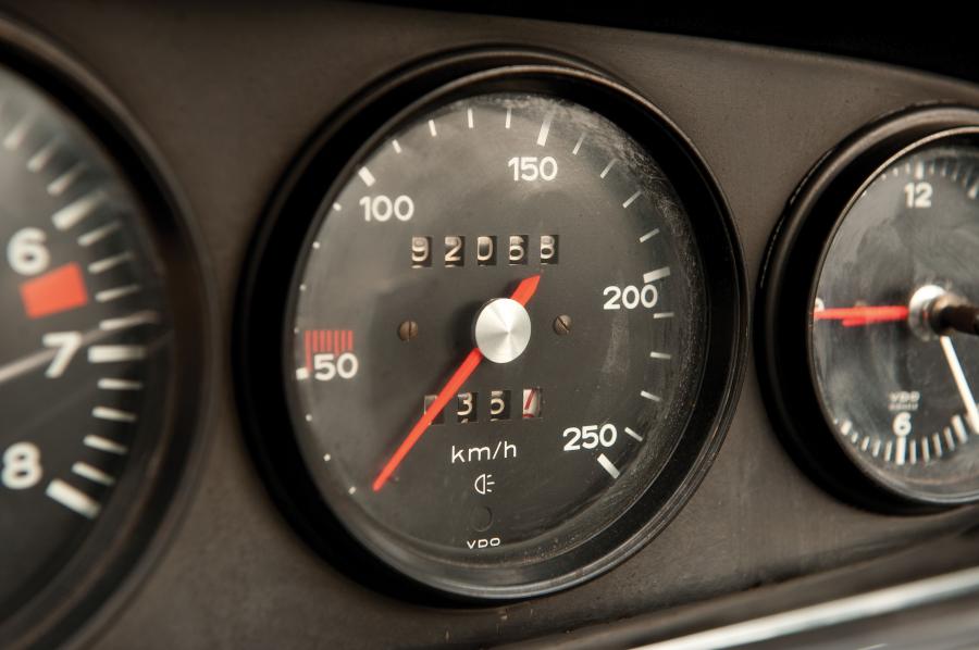  Porsche 911 T 2.4 Coupe 1972 года  (фото 11 из 12)